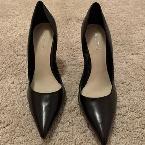 Black pumps size 38(women’s 8)